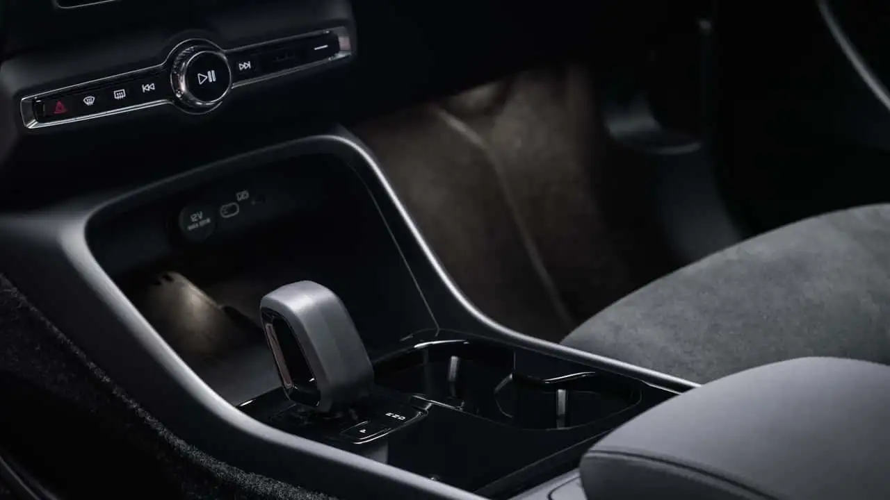 ШІ-помічник Google Gemini у Volvo EX40