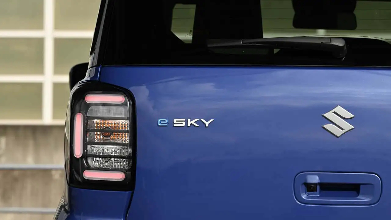 Suzuki e Sky вигляд згори
