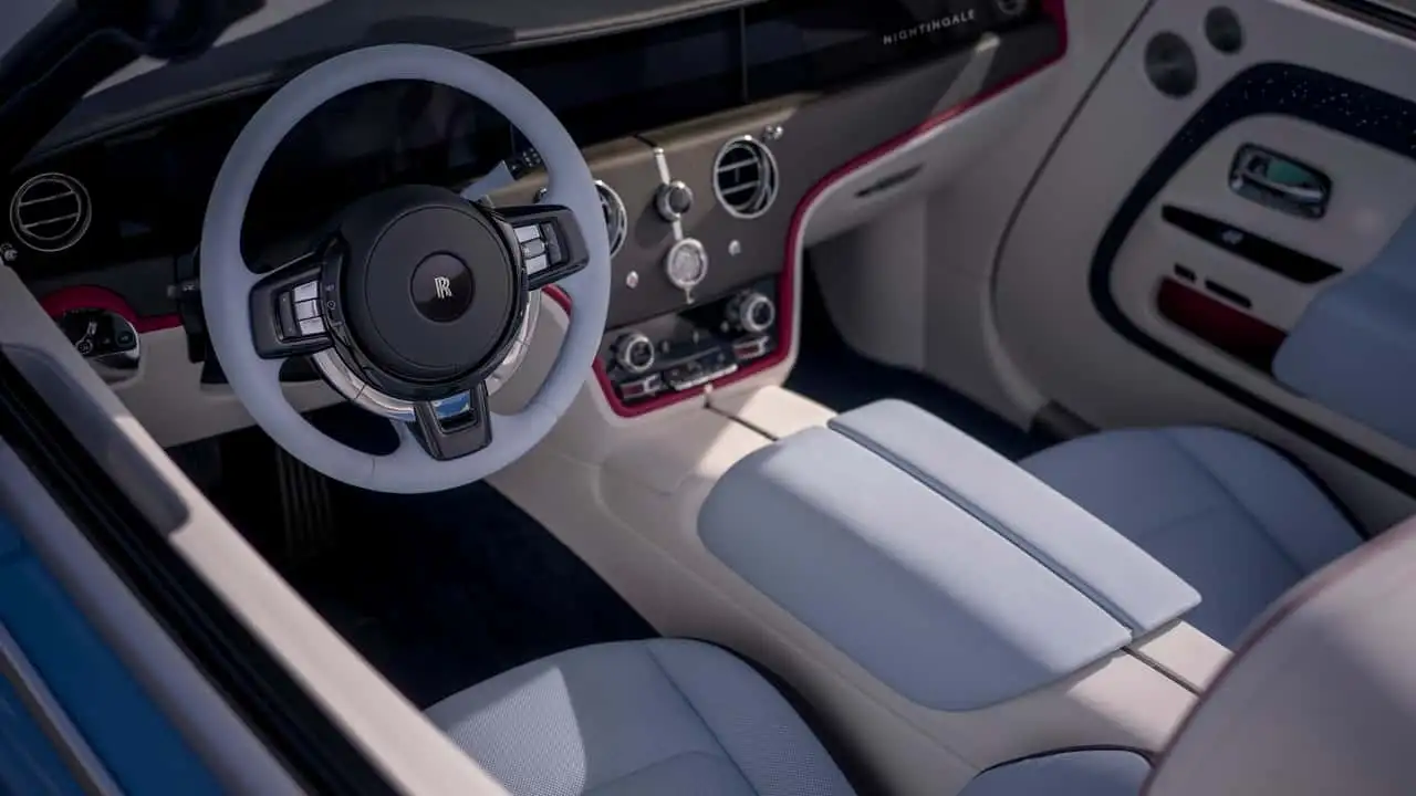 Роскошный дизайн кабриолета Rolls-Royce