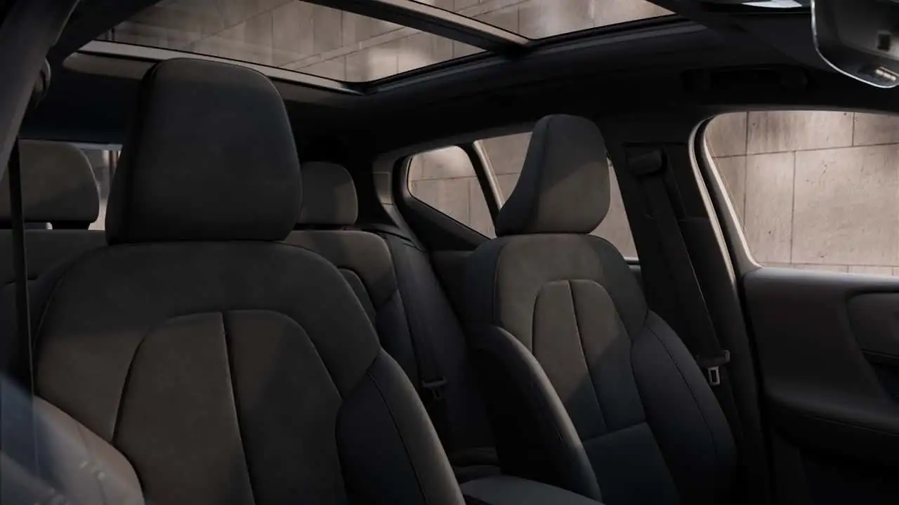 Система безпеки Volvo EX40