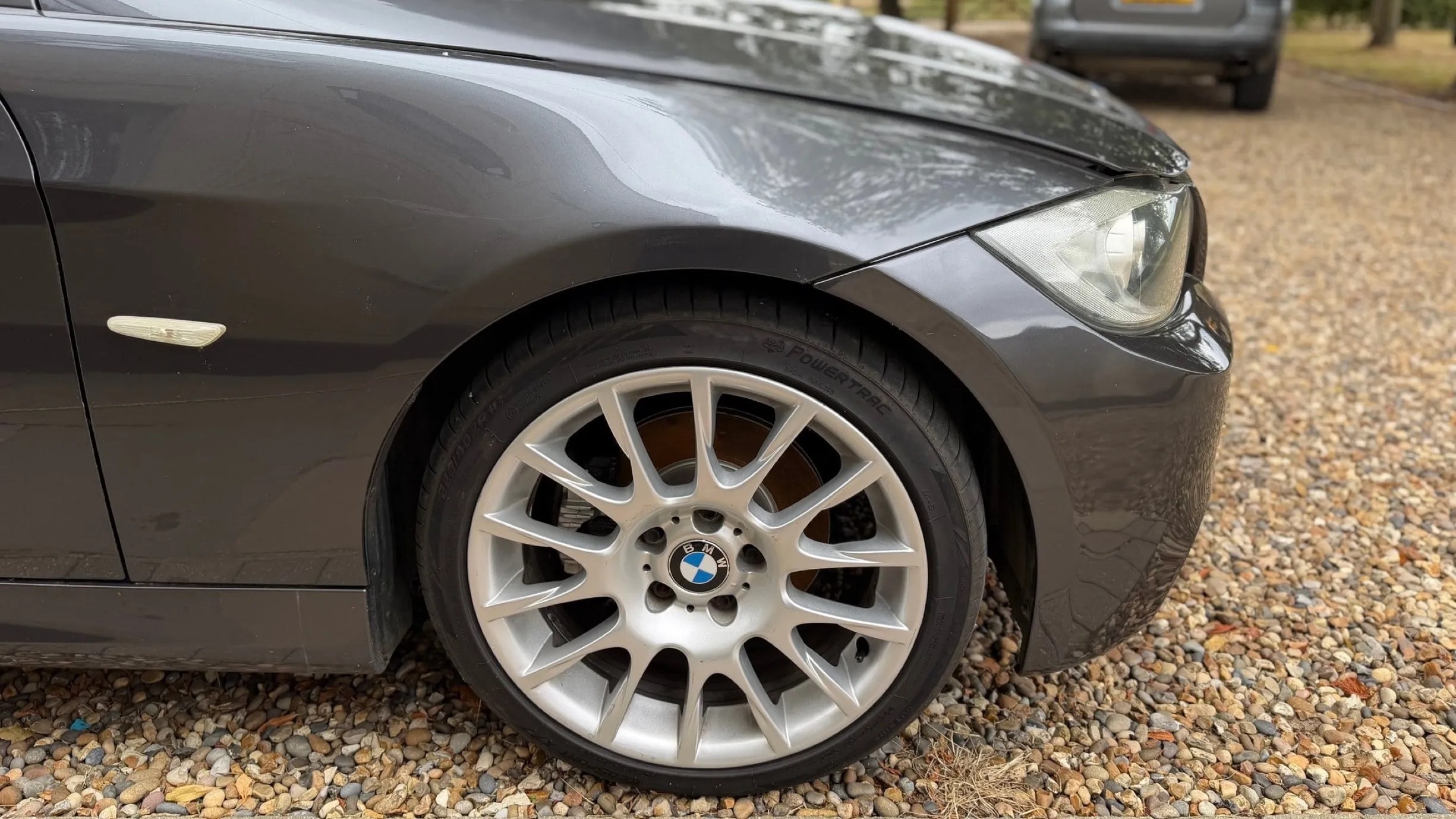 Дизайнерские элементы BMW 320si