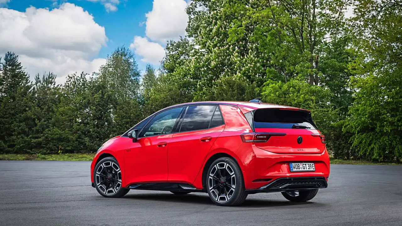 Volkswagen ID.3 GTI з дахом та стійками у кольорі кузова