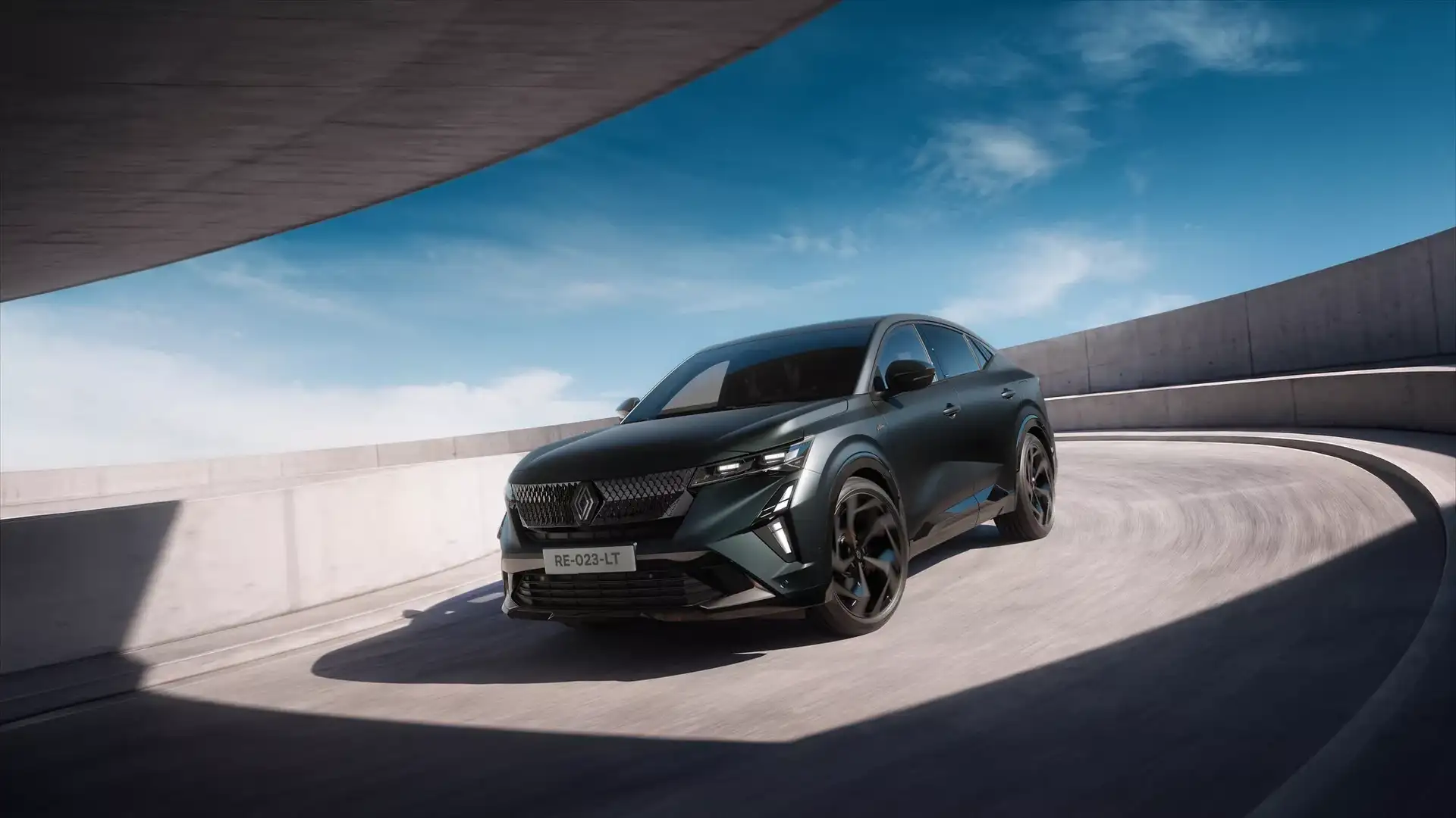 Renault Rafale Hypnotic - Матовая черная окраска Satin Forest Black