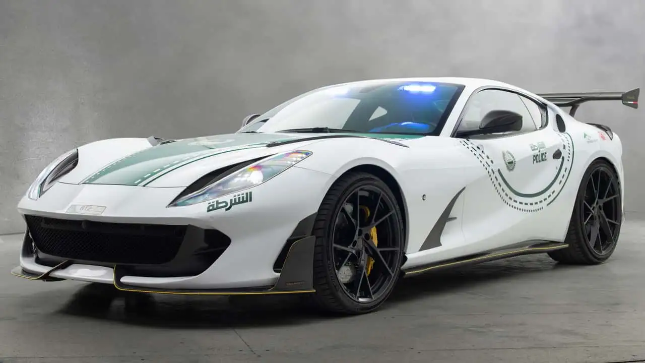 Ferrari 812 Superfast в полиции Дубая