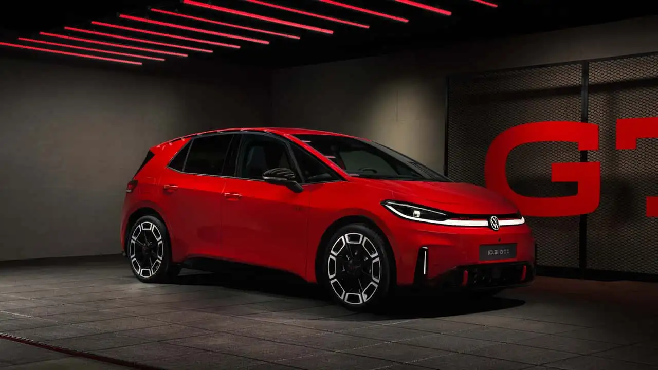 Volkswagen ID.3 GTI передньою частиною з логотипом