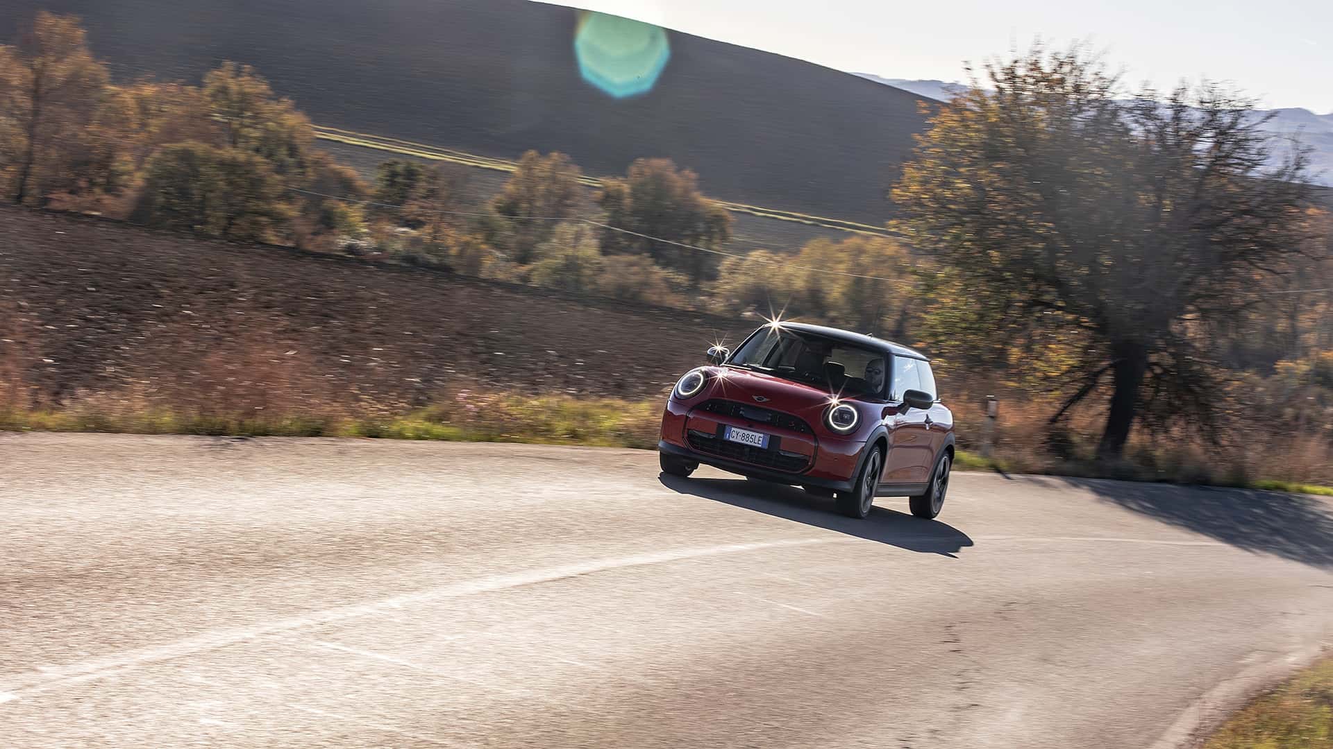 MINI Cooper різних поколінь