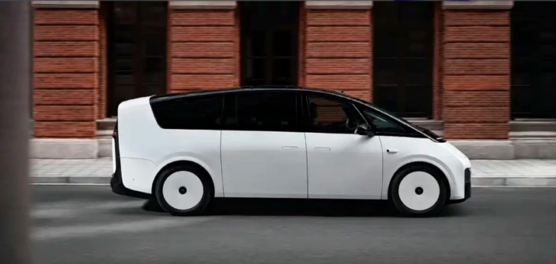 Li Auto Mega Home передний вид
