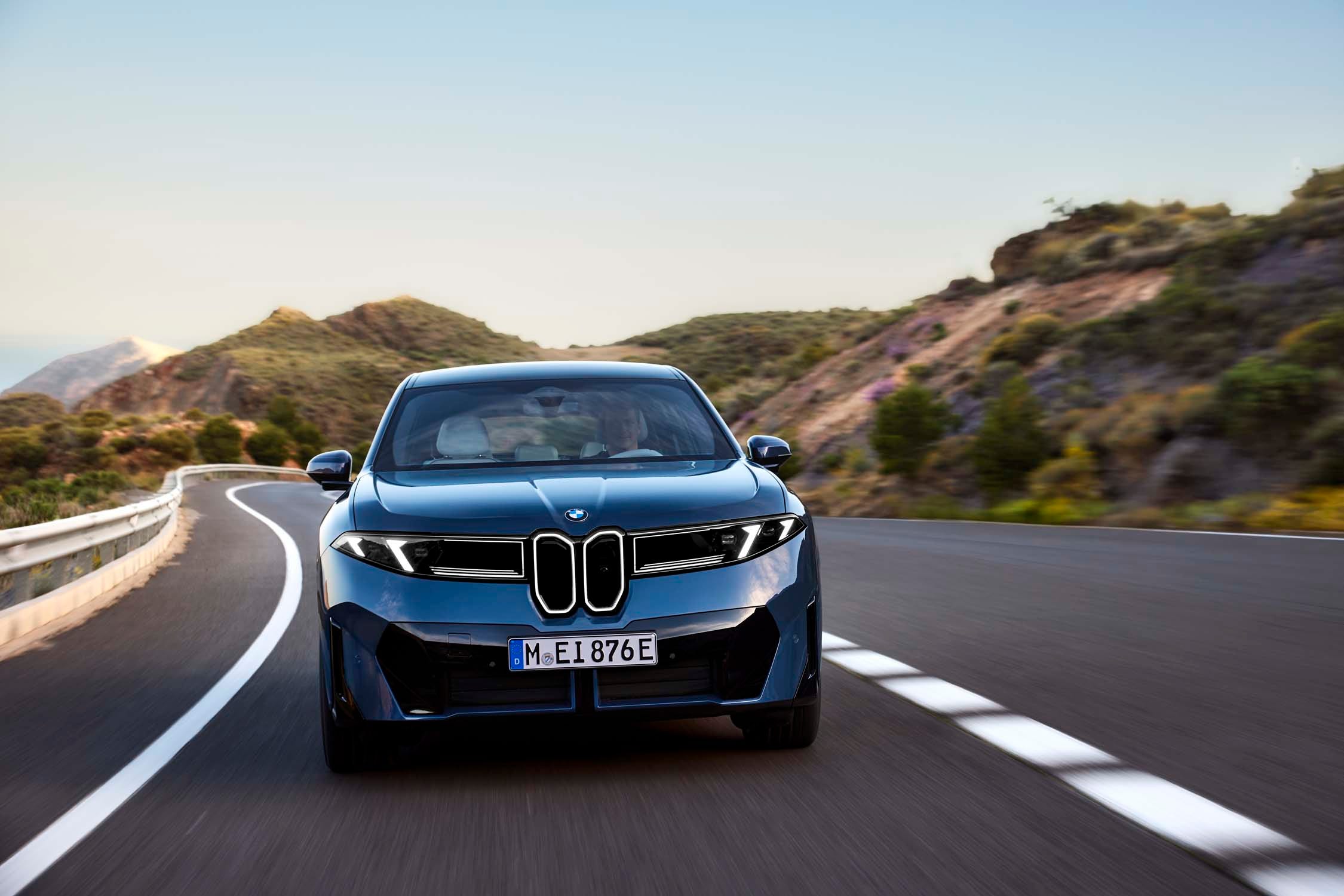 Задні фари BMW iX3 Long-Wheelbase