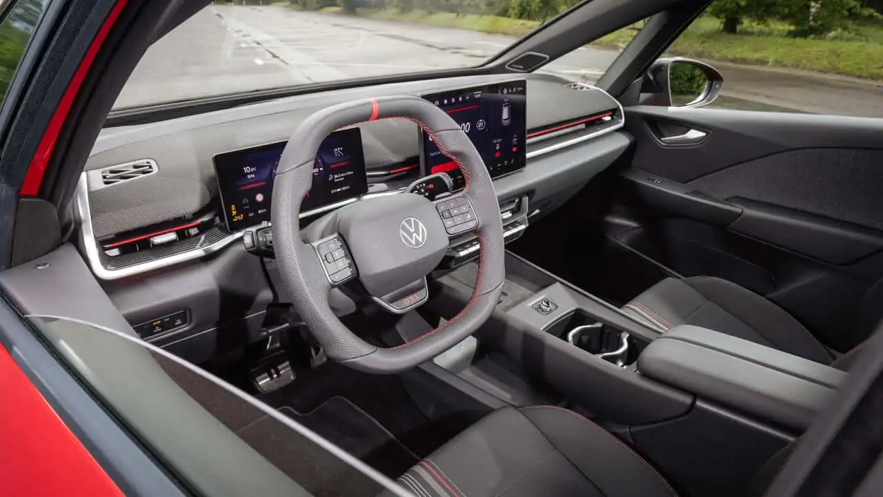 Інтер’єр Volkswagen ID.3 GTI з червоною прострочкою