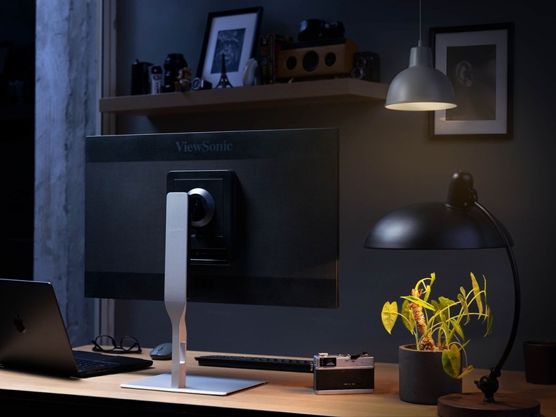 Монітор ViewSonic ColorPro VP66 у білому корпусі