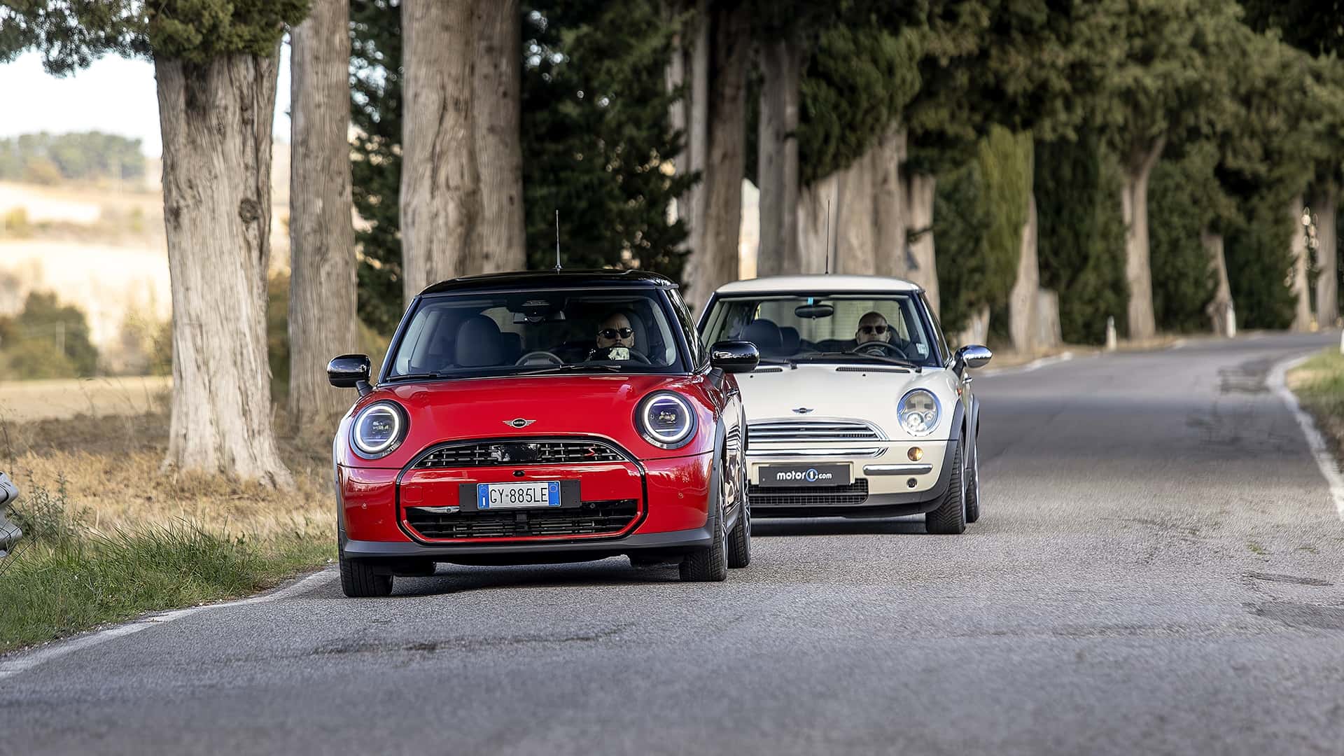 MINI Cooper з боковим анфас