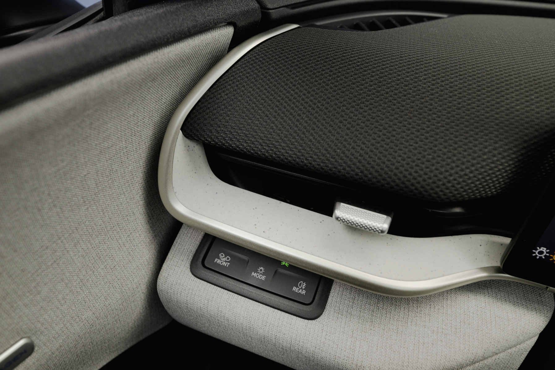 Кнопки управления стеклоподъемниками Volkswagen ID. Polo