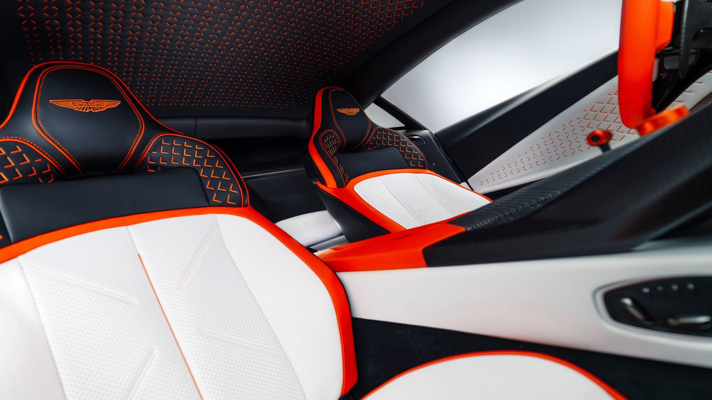 Інтер'єр Aston Martin Valen