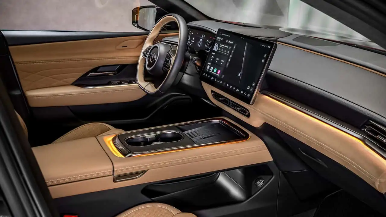 Панель Mazda 6e з дерева