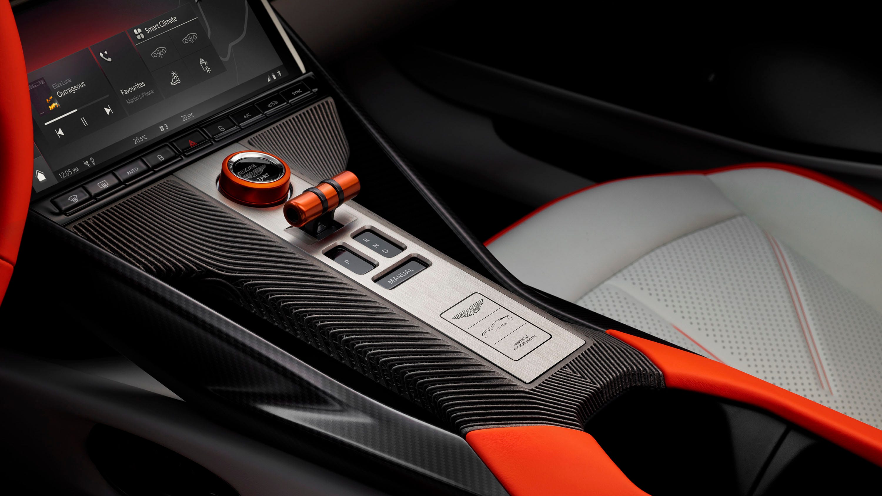Центральна консоль Aston Martin Valen