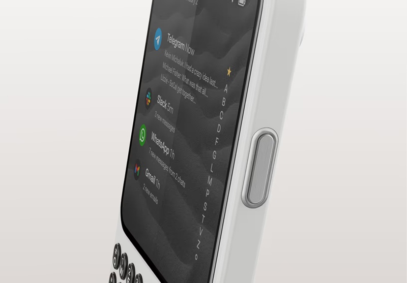Clicks Communicator display and keyboard