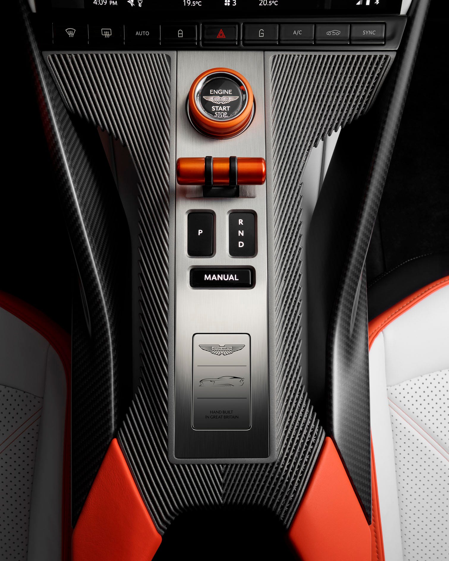 Панель управління Aston Martin Valen