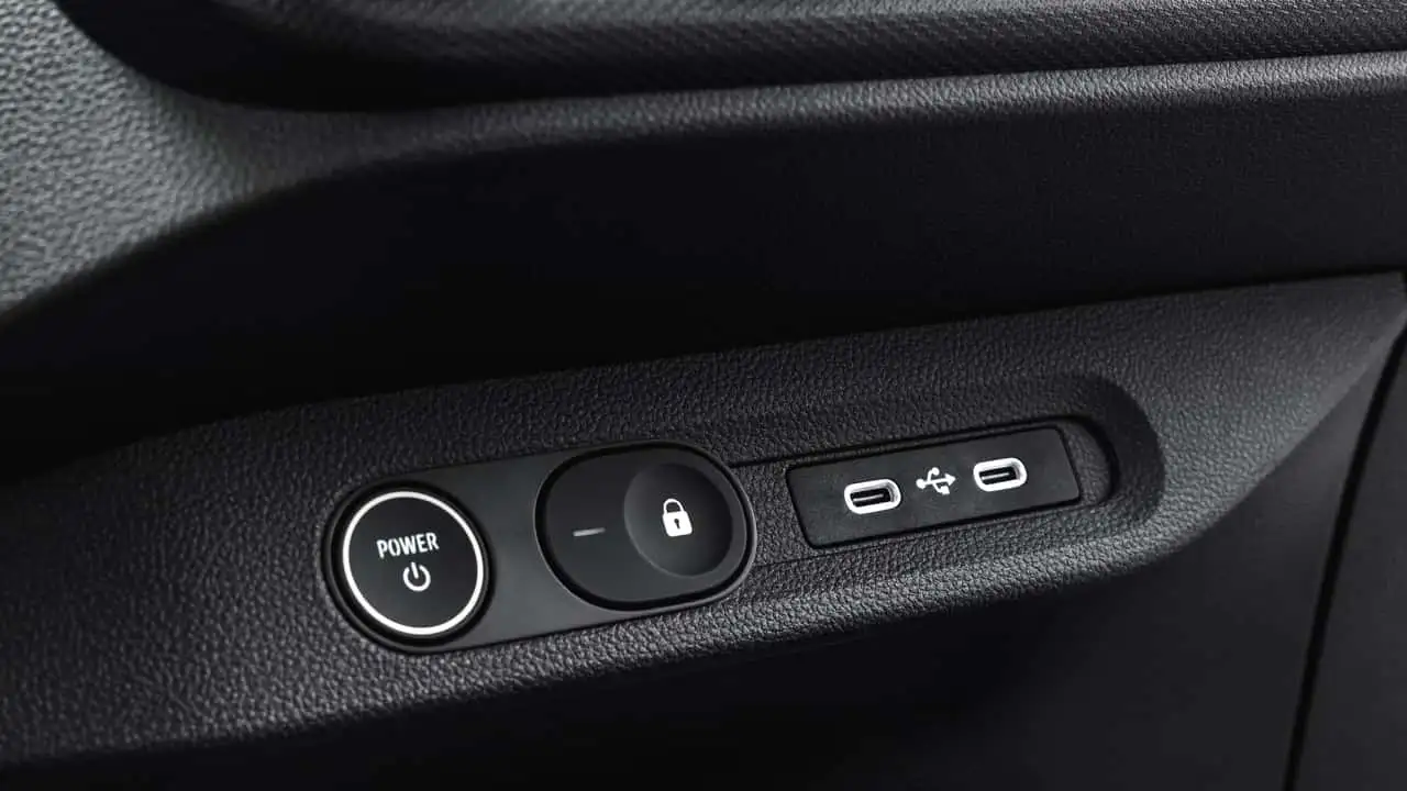 Превью Dacia Spring 2026 Media Control