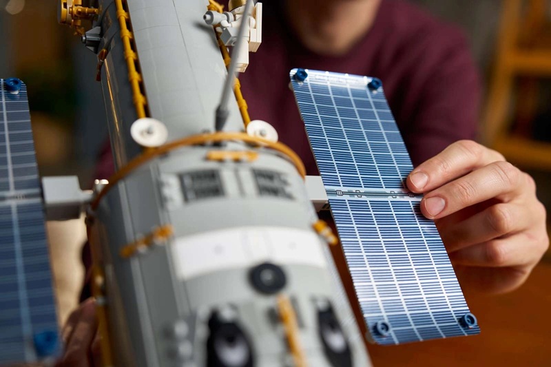 LEGO Hubble Telescope Image 3