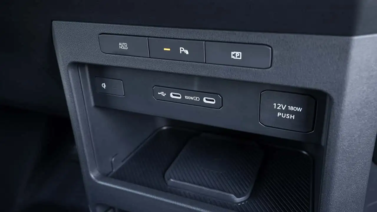 Kia PV5 в движении