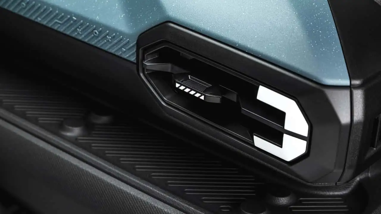 Подход Dacia Spring без экрана