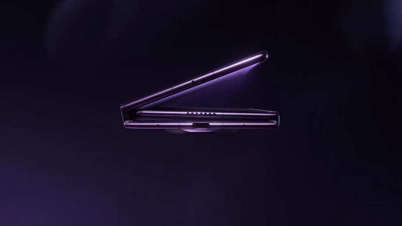 Стильний дизайн Huawei Mate XT 2