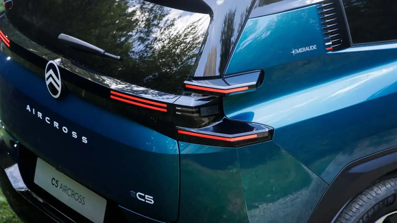 Citroen C5 Aircross Emeraude вид збоку