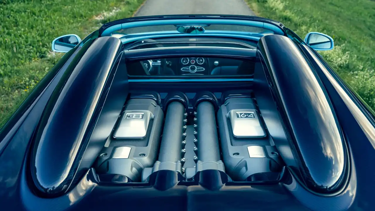 Вид из салона Bugatti Veyron