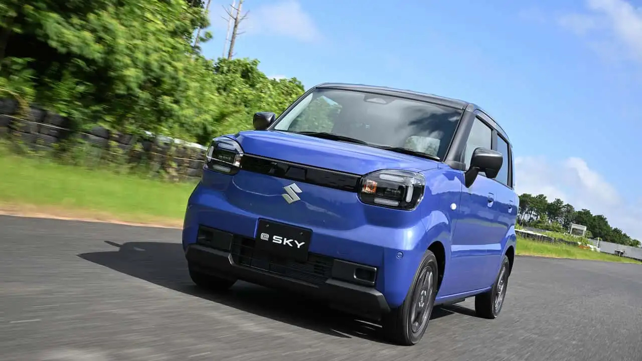 Suzuki e Sky згори