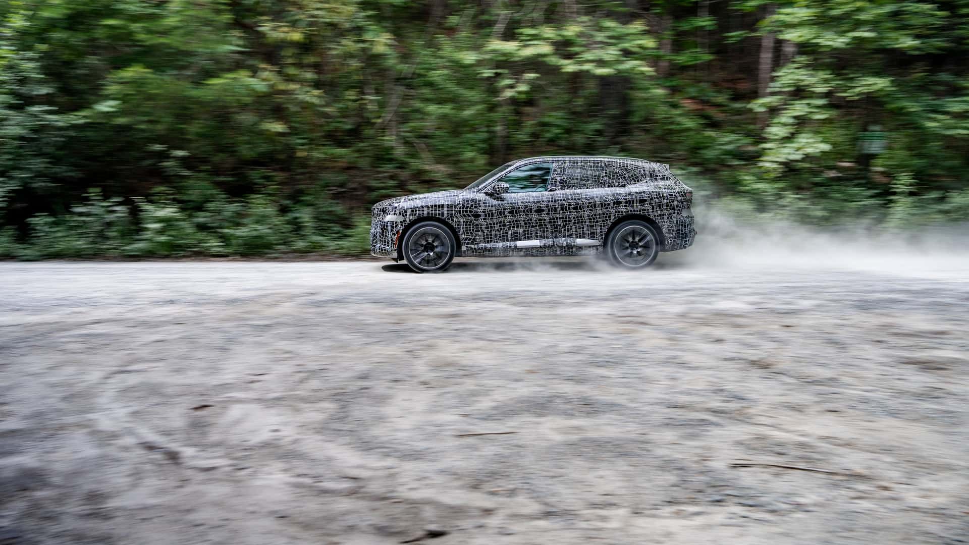 Тестування швидкості BMW X5 на трасі