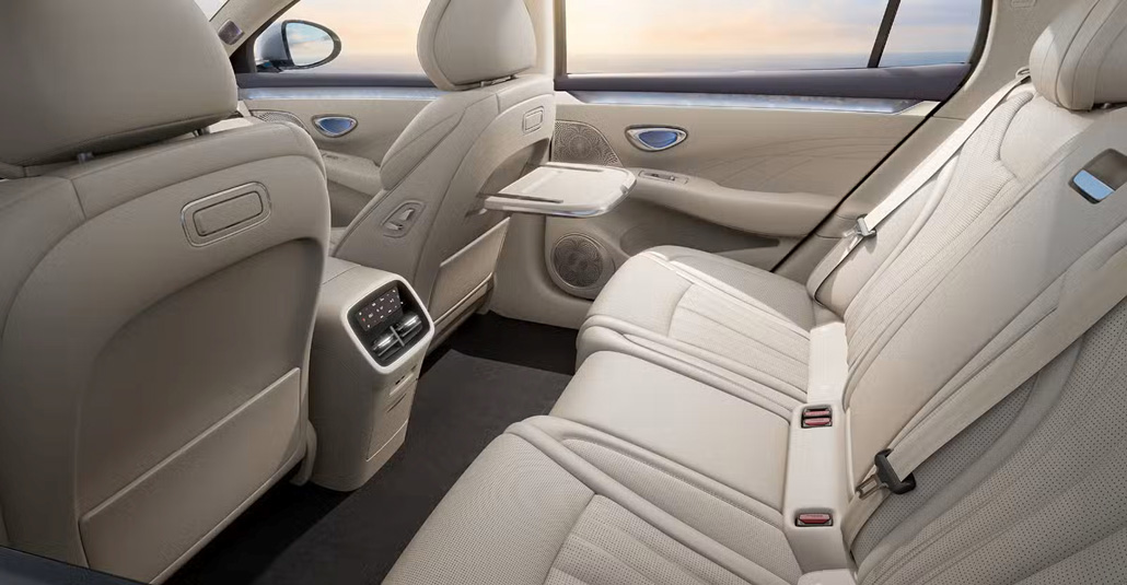 BYD Seal 08 вид с выразительными деталями дизайна