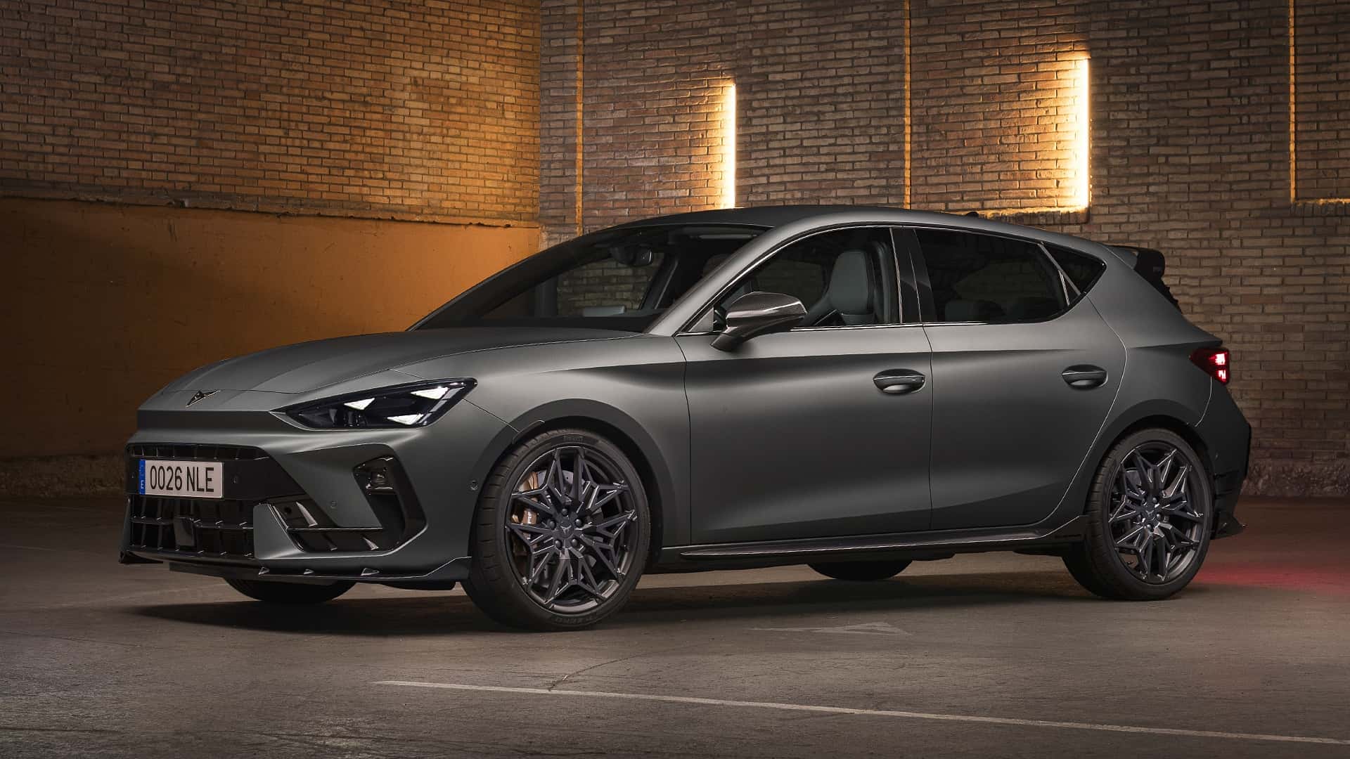 Аэродинамические элементы на Cupra Leon от ABT