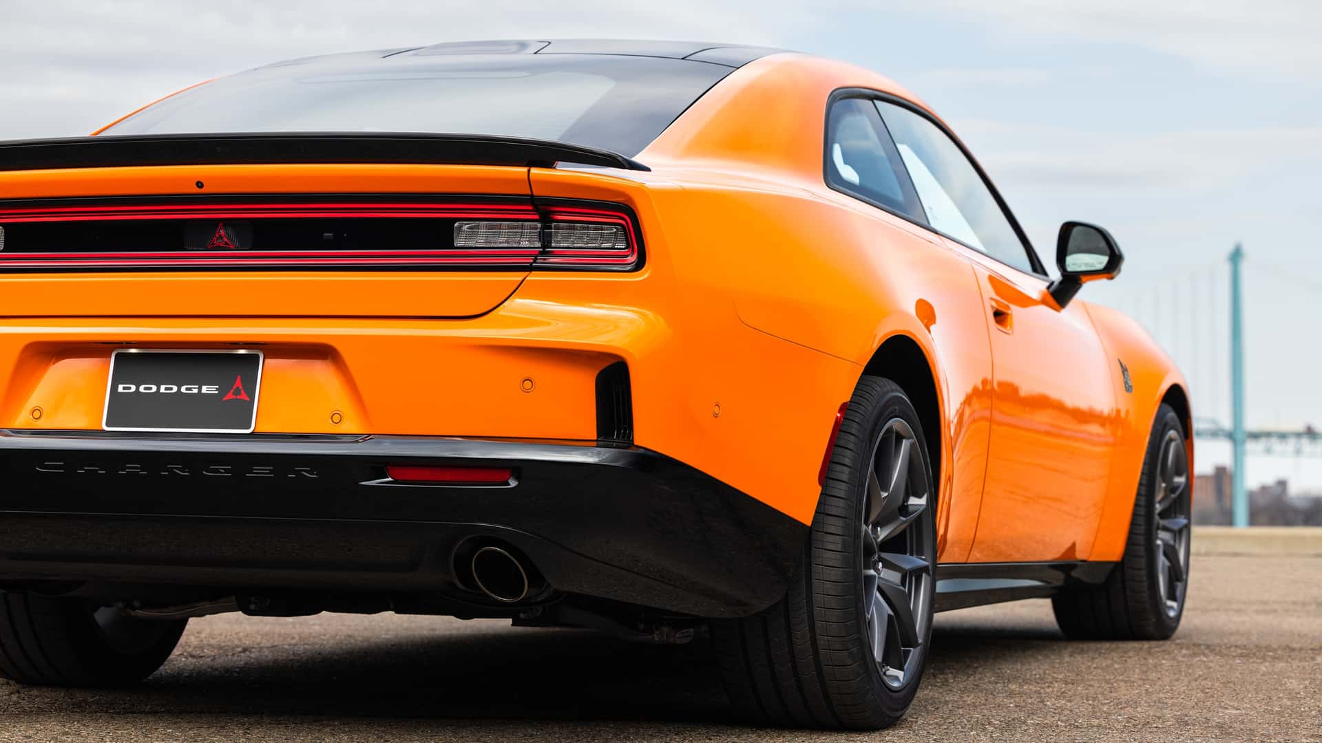 Dodge Charger на выставке авто