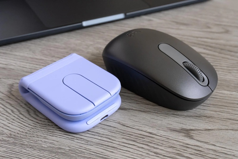 Разложенная Logitech Mobi Fold с сенсорной панелью