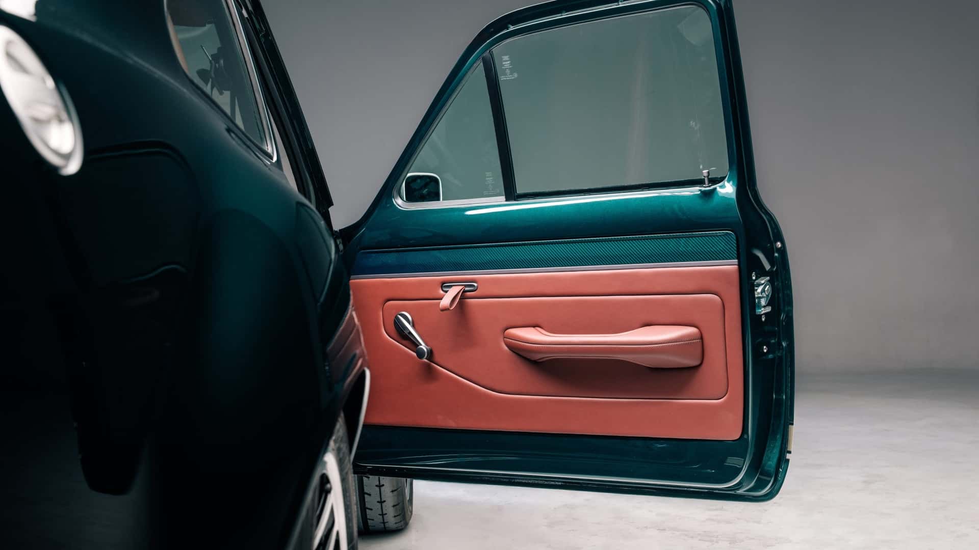 Вид с автомобильного трека на Ford Escort Mk1 RS 2026