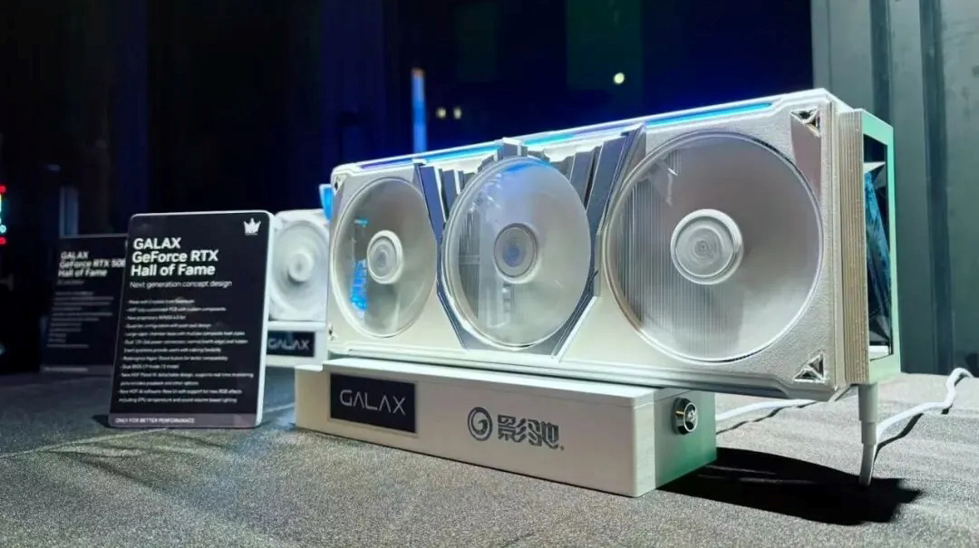 Задня частина Galax RTX HOF концептуальної відеокарти з вентилятором