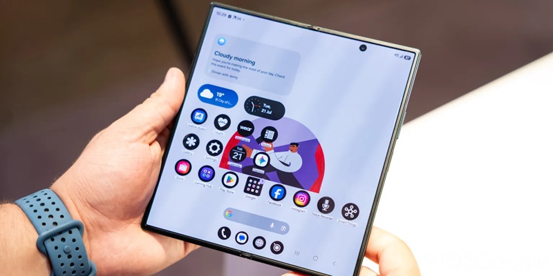 Galaxy Z Fold 8 Ultra смартфон