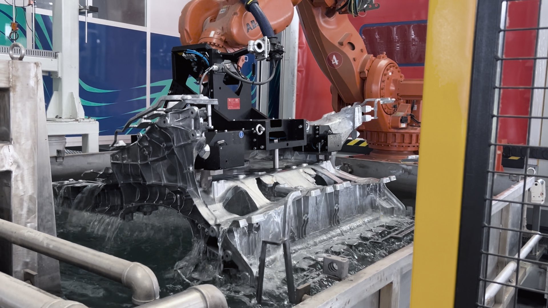 Фото процесса производства Ford UEV