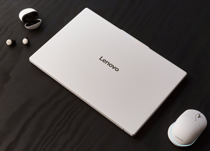 Le Lenovo Googlebook 15 avec sa bande LED Glowbar visible sur le couvercle.