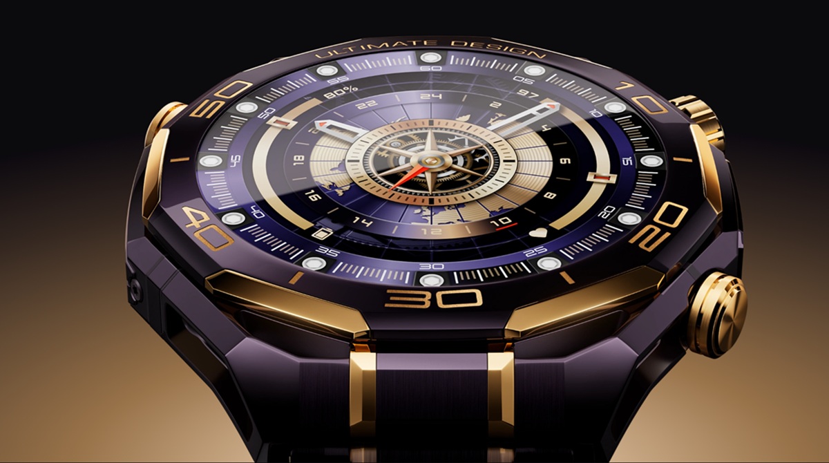 Huawei Watch Ultimate Design Royal Gold with strap on showcase