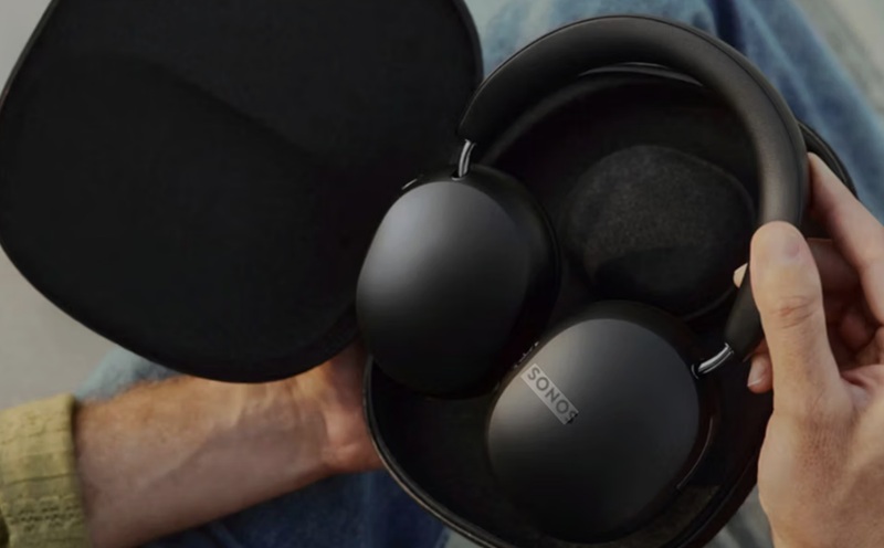 Sonos Ace Ultra Headphones Display