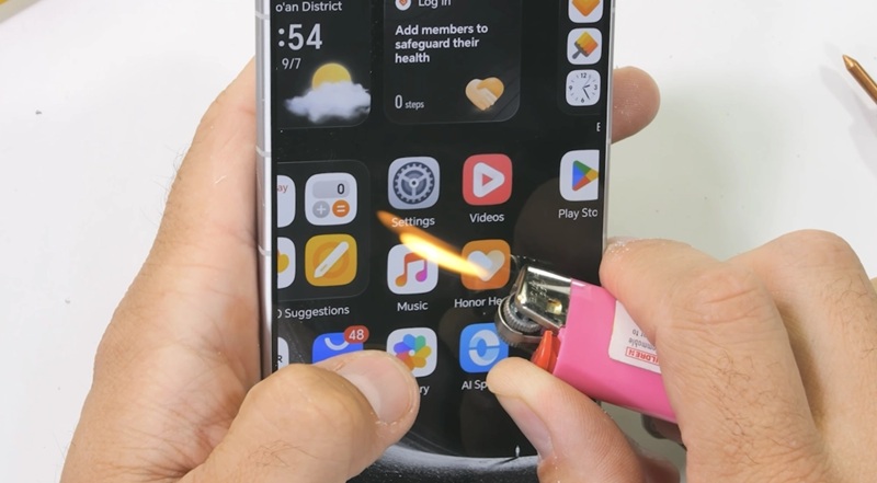 Испытание заклинивания камеры Honor Robot Phone