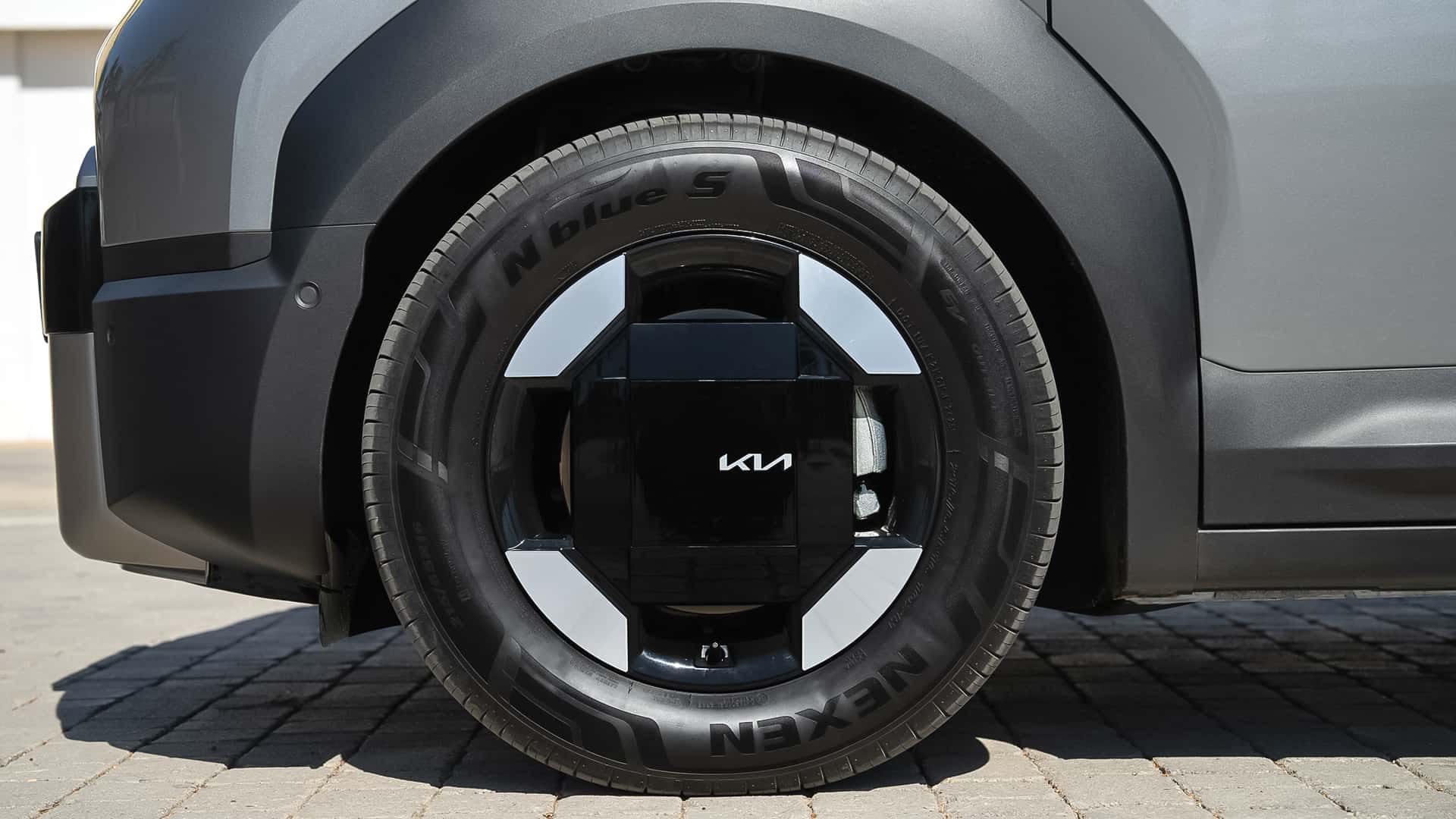 Kia PV5 WAV під час тестових заїздів