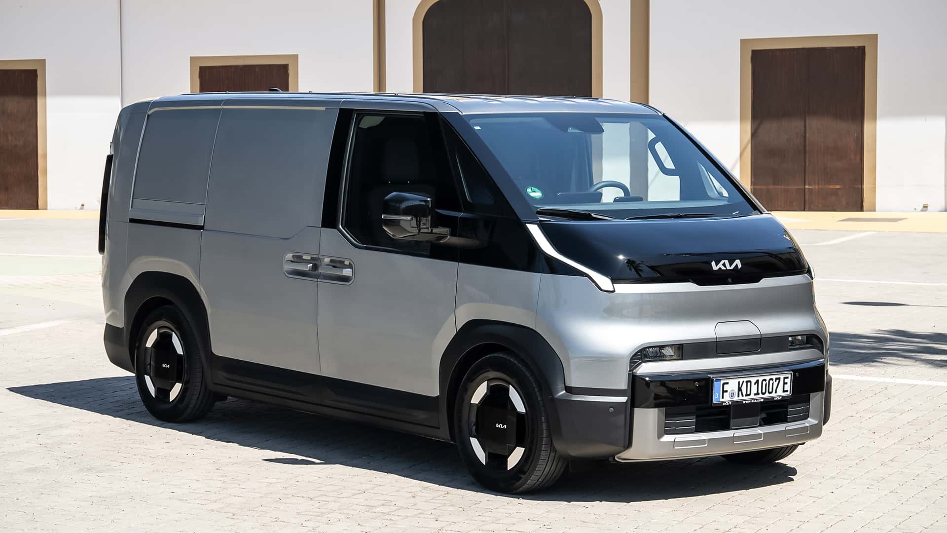 Тест-драйв Kia PV5 WAV у міських умовах