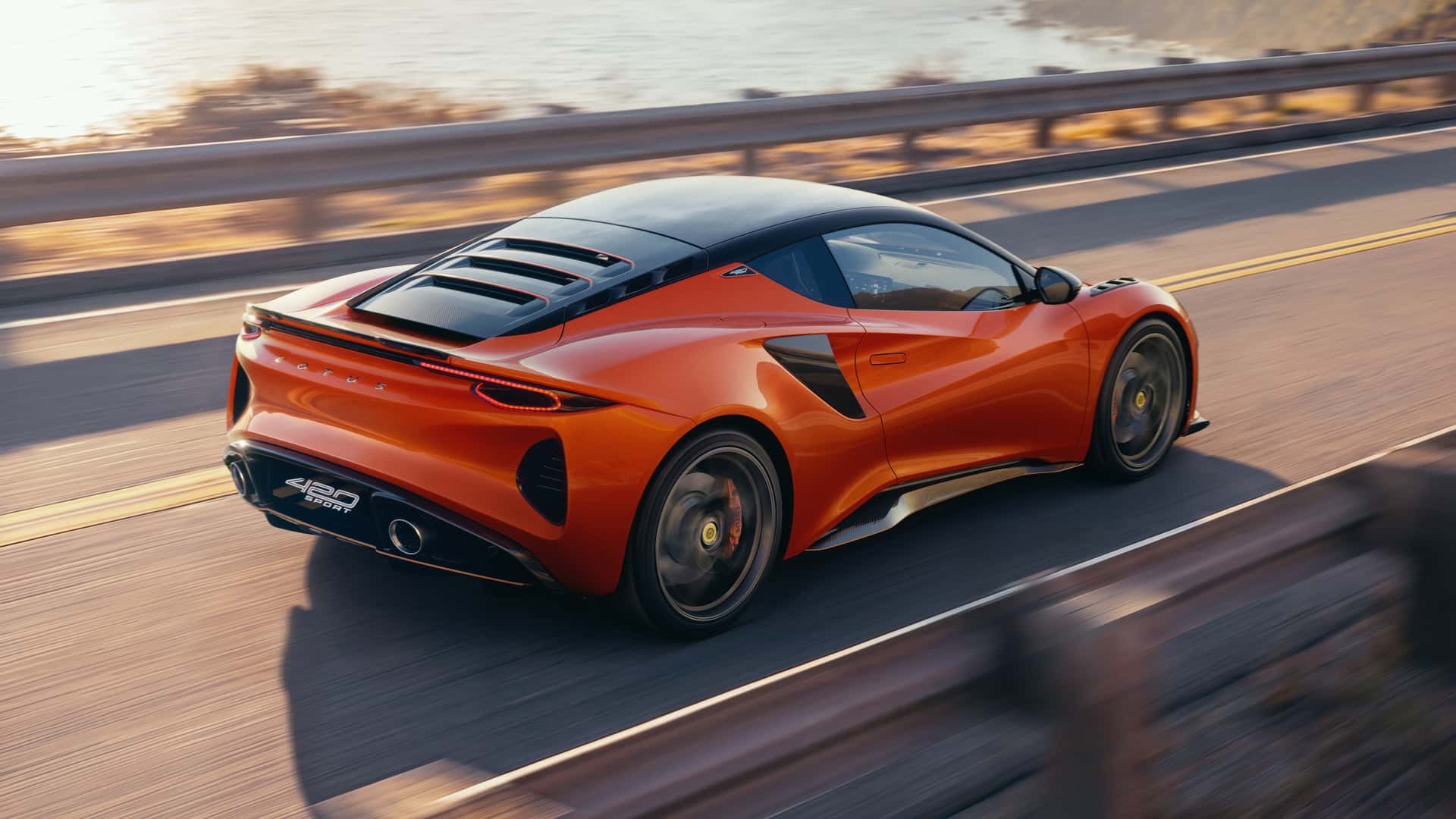 Динаміка Lotus Emira 420 Sport на треку