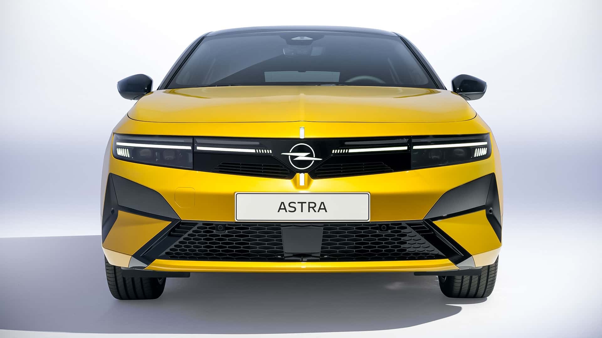 Задняя часть Opel Astra 2026