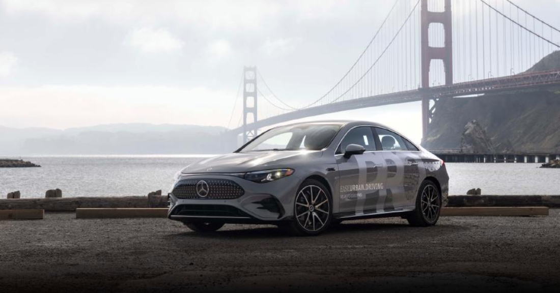 Новий Mercedes-Benz CLA у Сан-Франциско. Фото: Mercedes-Benz