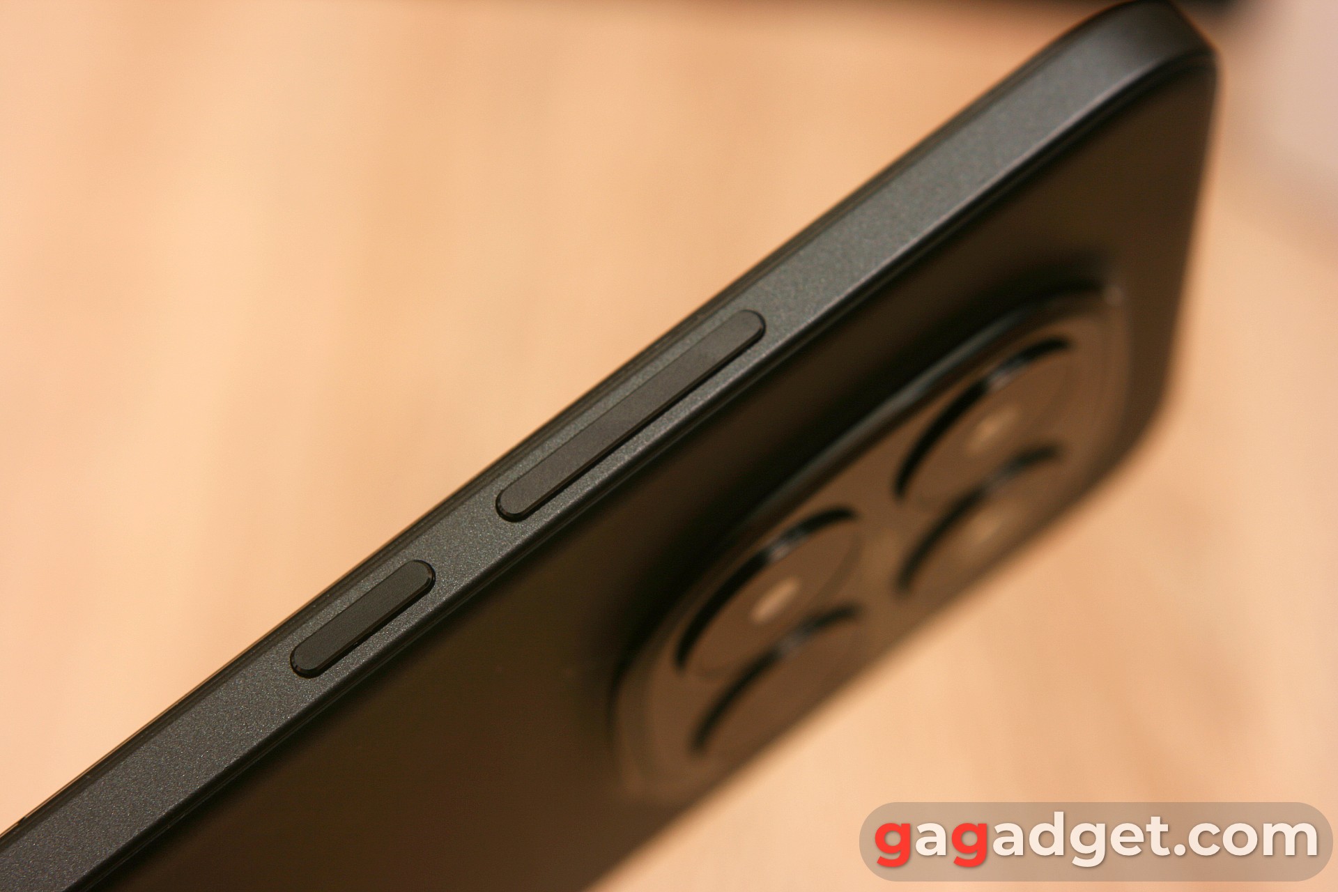 Права сторона Redmi Note 15