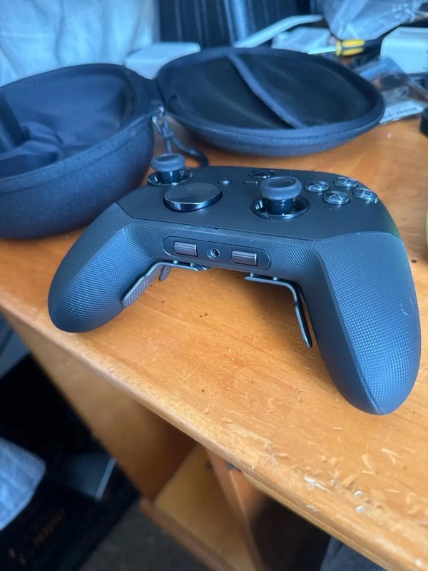 Фото 4 прототипу Xbox Elite 3