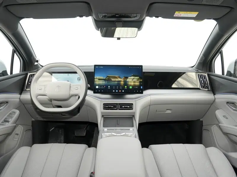 BYD Song Ultra EV цифрова приборна панель